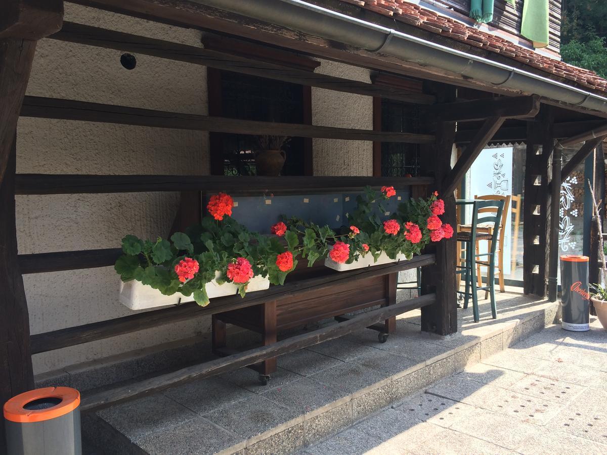 Hotel Gostisce Smuk Križe Exterior foto